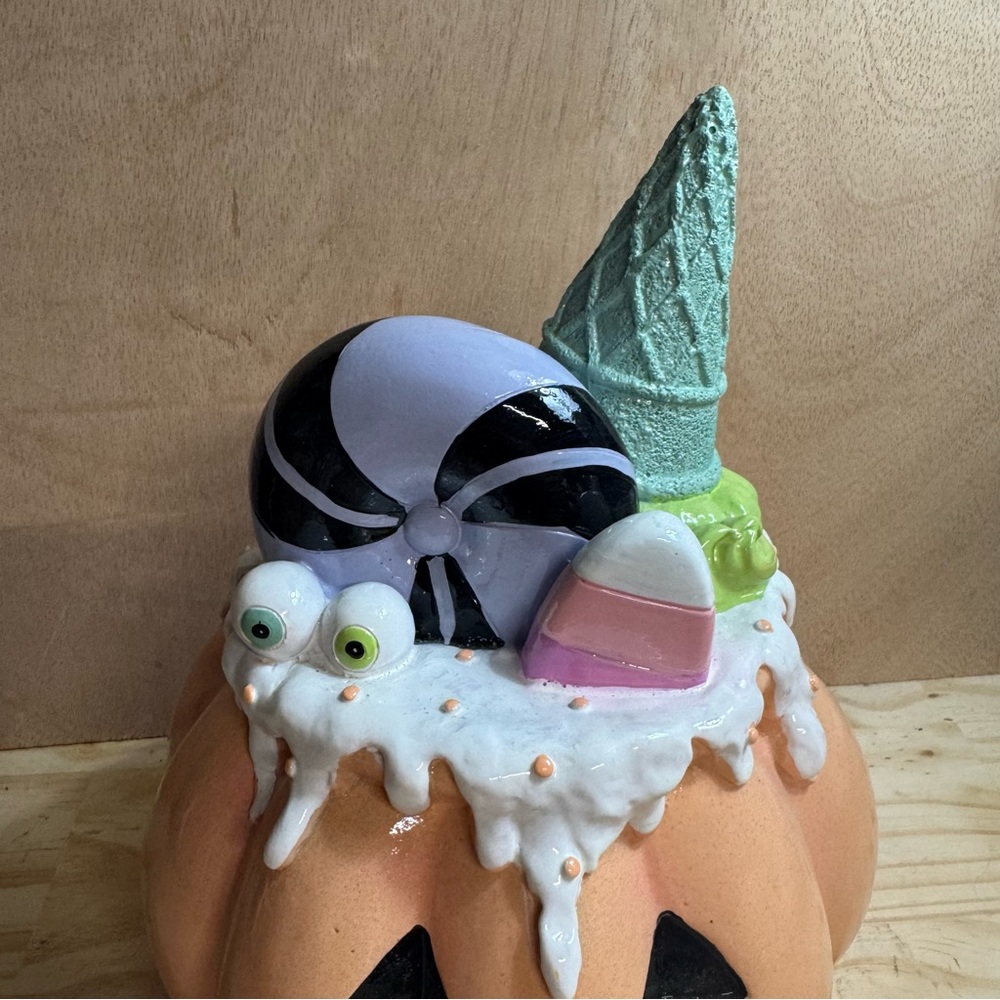 Summerween Halloween Pastel Pumpkin Jack O Lantern w Ice Cream, Frosting & Candy - Picture 2 of 3